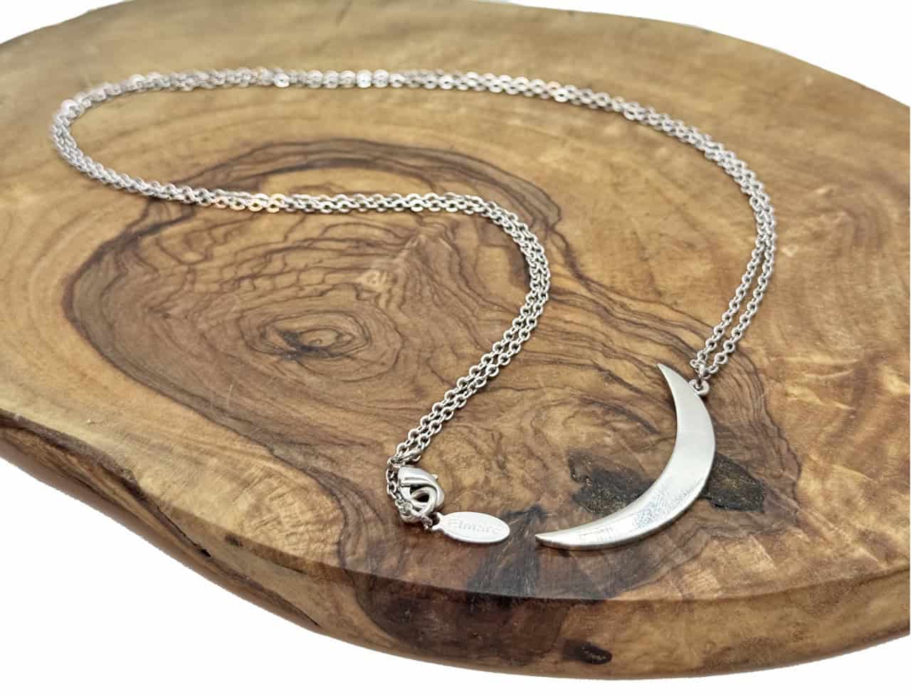 Halbmond Kette – Edelstahlkette mit glänzendem versilbertem Mond-Anhänger | Zeitloser Boho Schmuck