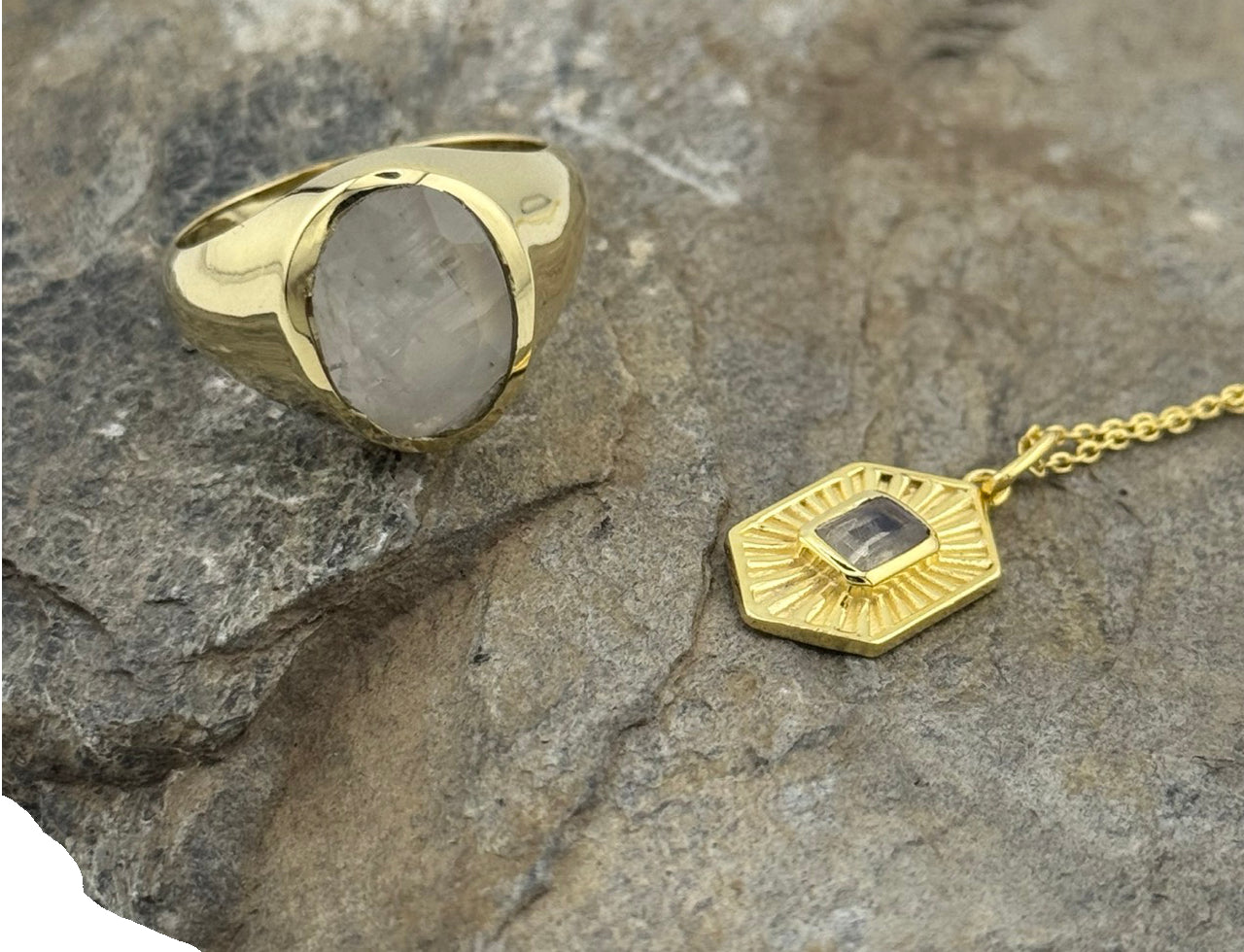 Herrenring Messing Mondstein