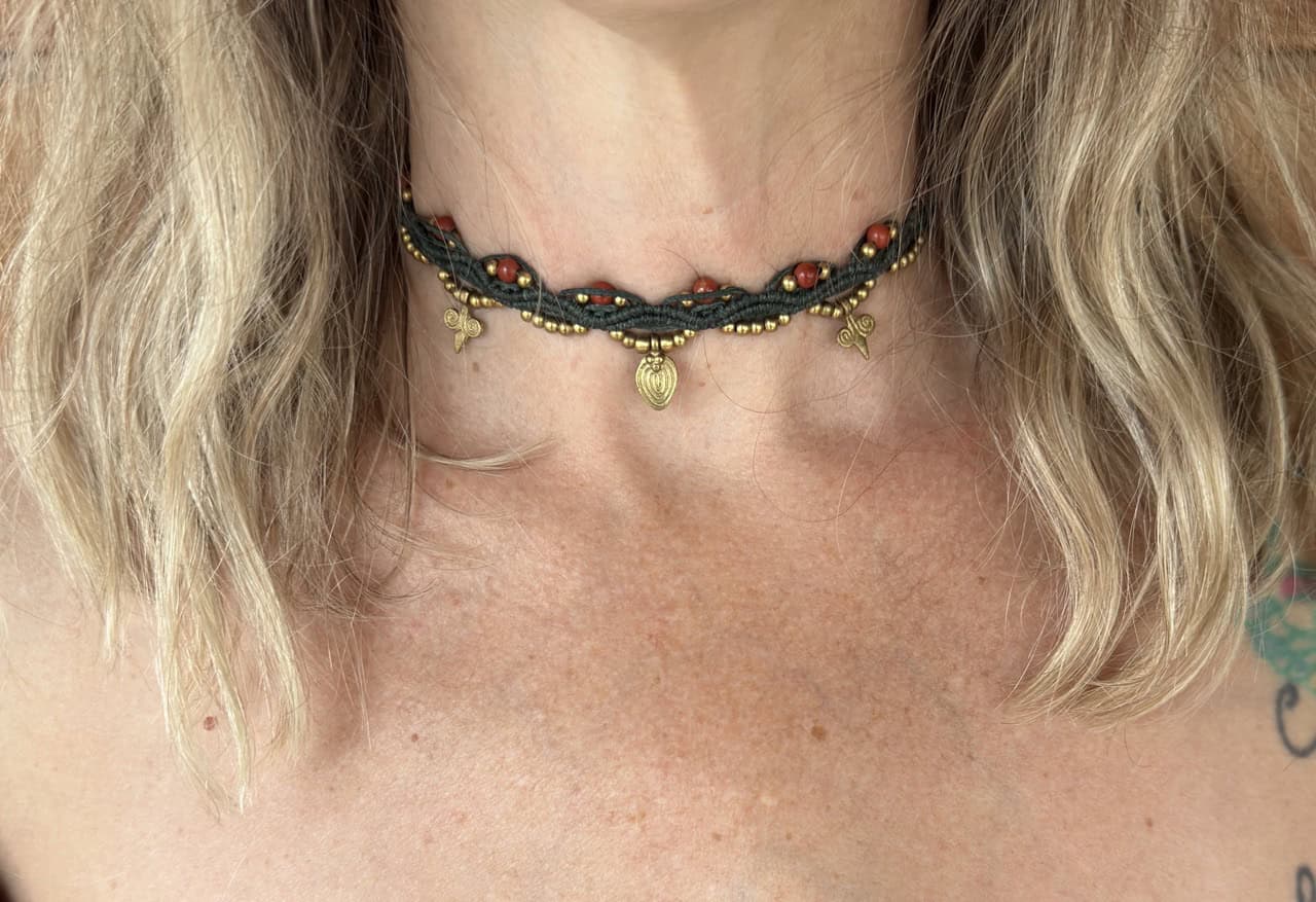 Makramee Choker "Eva Green" mit dem Halbedelstein Roter Jaspis