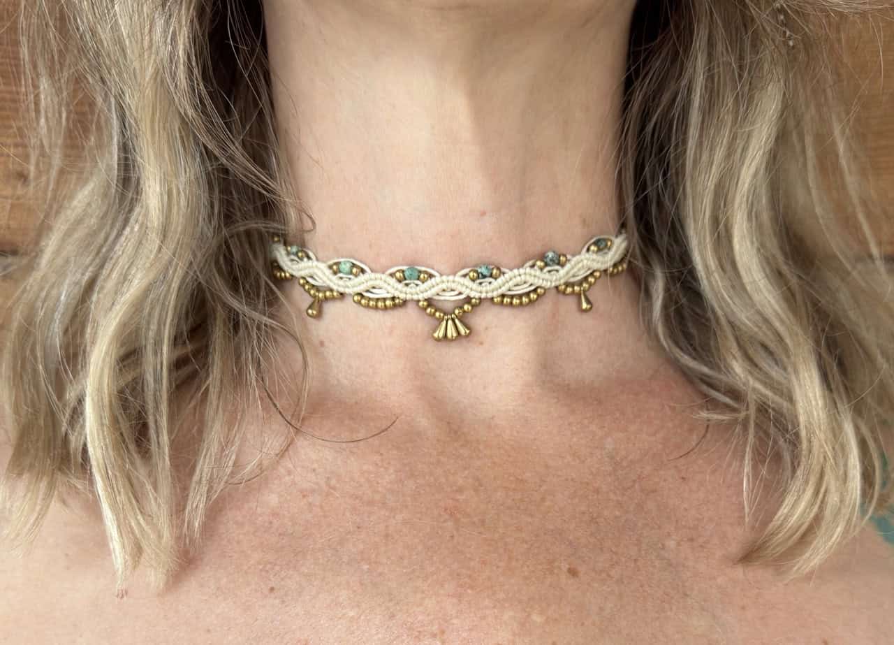 Makramee Choker "Eva Ivory" mit dem Halbedelstein Afrikanischem Türkis