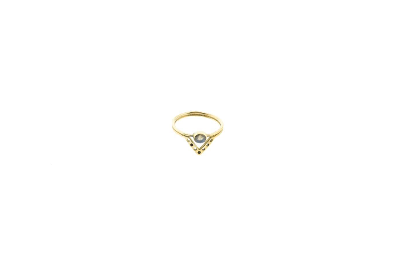 Lumara ring made of nickel-free brass with a semi-precious stone