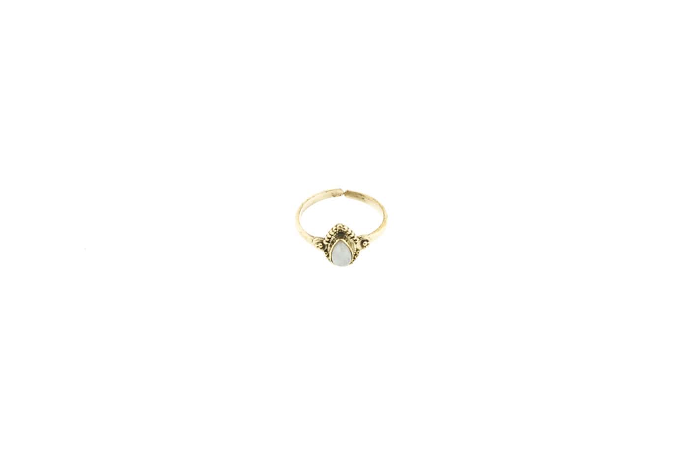 Anara ring made of nickel-free brass with a semi-precious stone