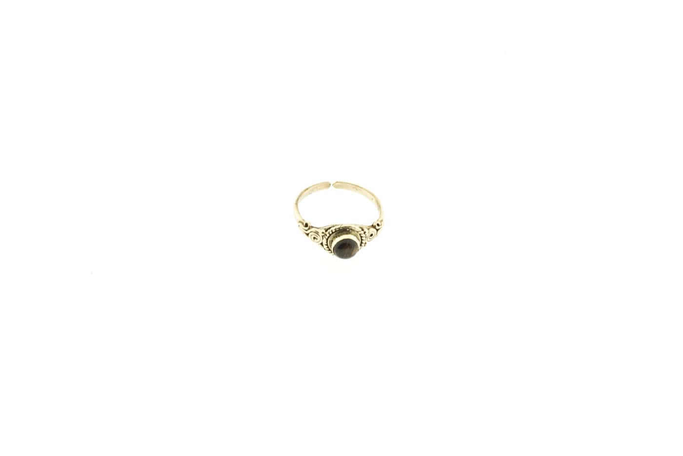 Kaira ring made of nickel-free brass with a semi-precious stone