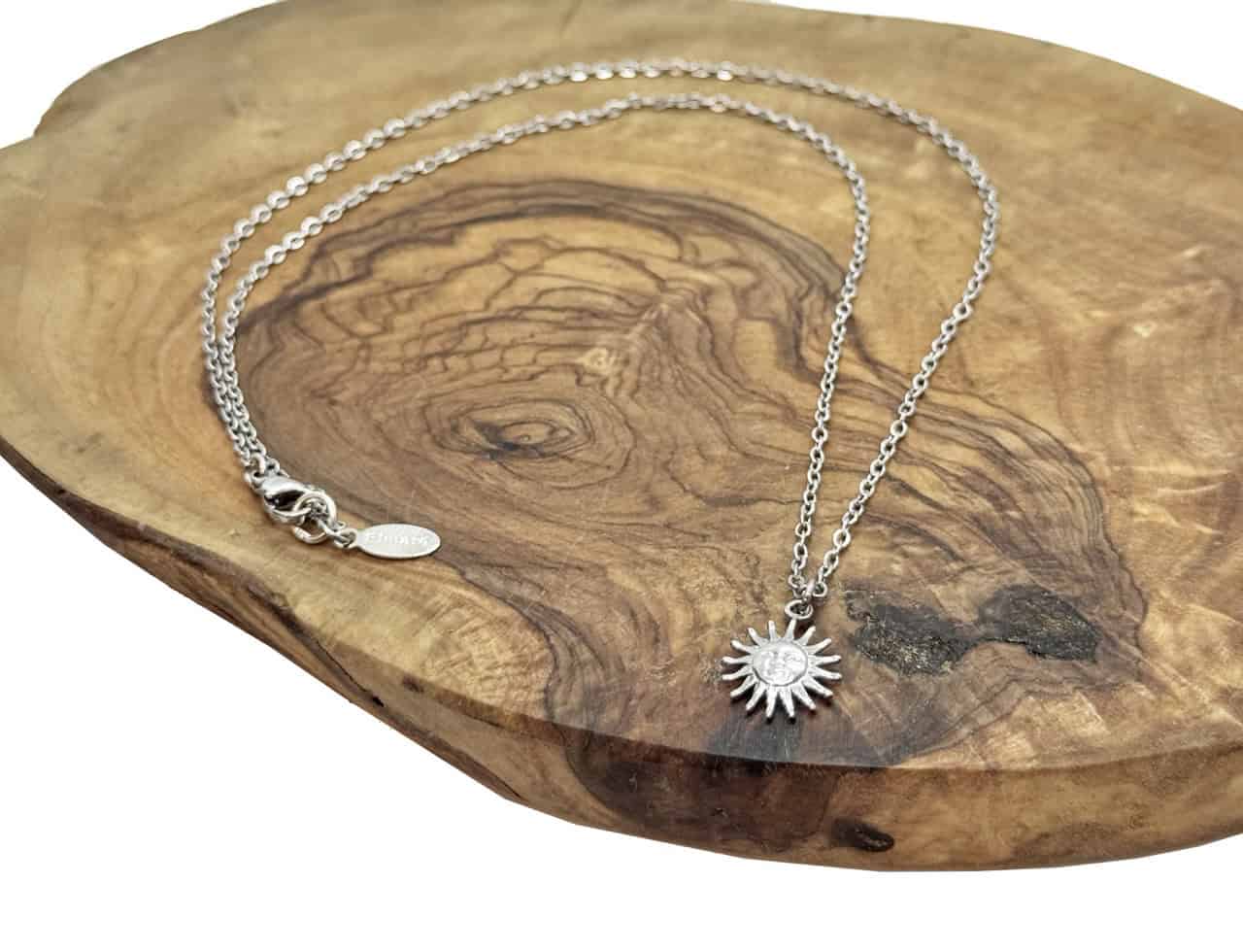 Sonnen Kette aus Edelstahl – Halskette mit Sonne Anhänger | Symbolschmuck für Damen & Herren