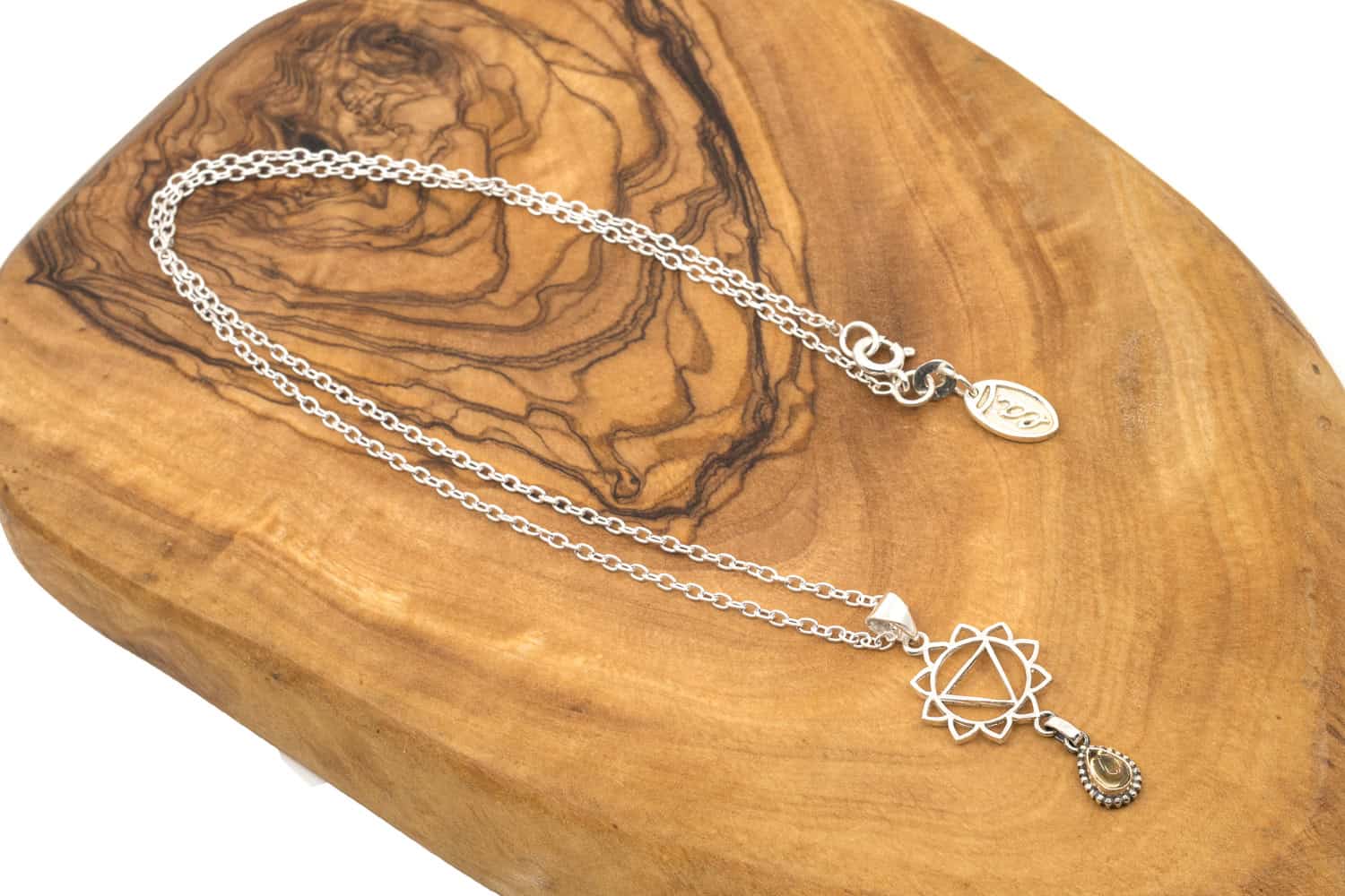Halskette aus Silber 925 mit einem Solar Plexus Chakra Symbol Anhänger