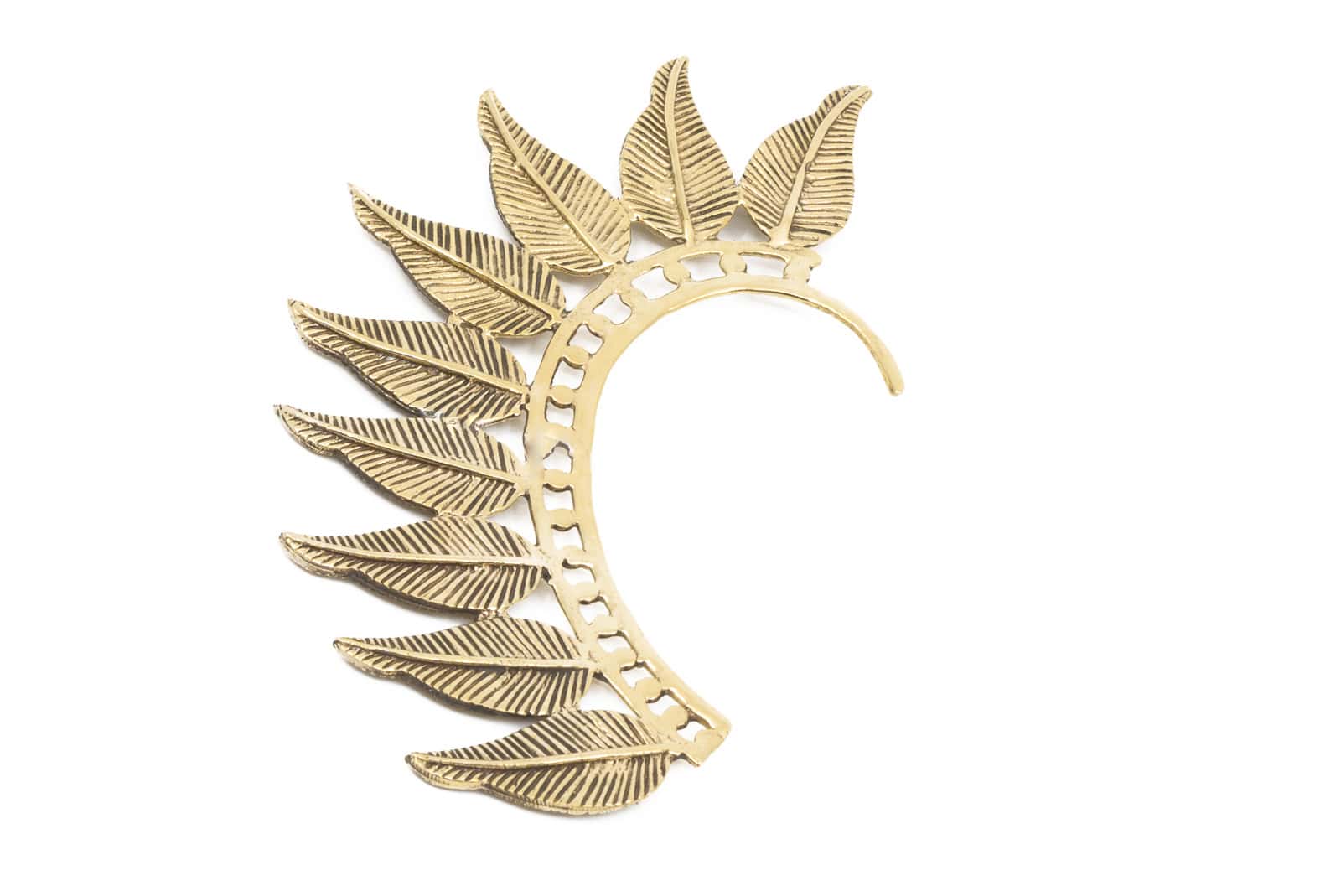 Earcuff aus Messing mit Federornament