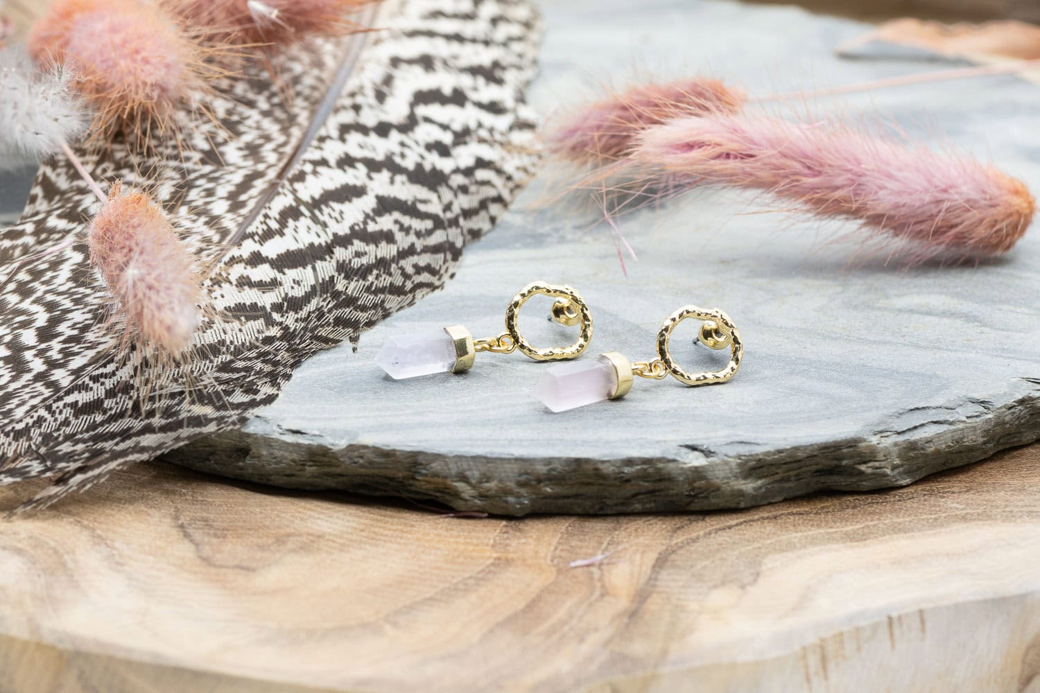 Ohrringe Crystal Rose – 24k vergoldet mit Rosenquarz-Spitze