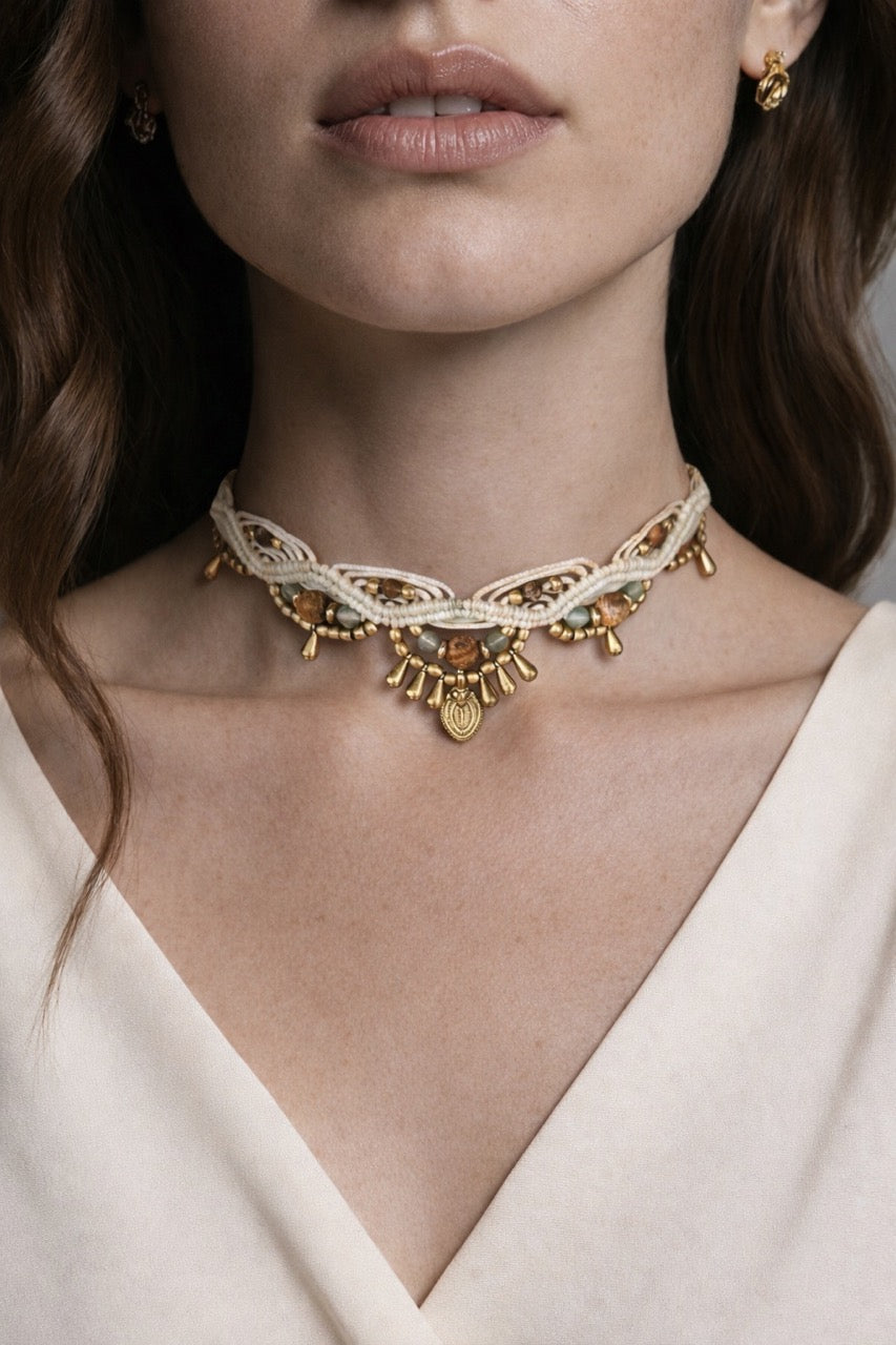 Makramee Choker "Zoe Ivory" mit den Halbedelsteinen Aventurin & Jaspis
