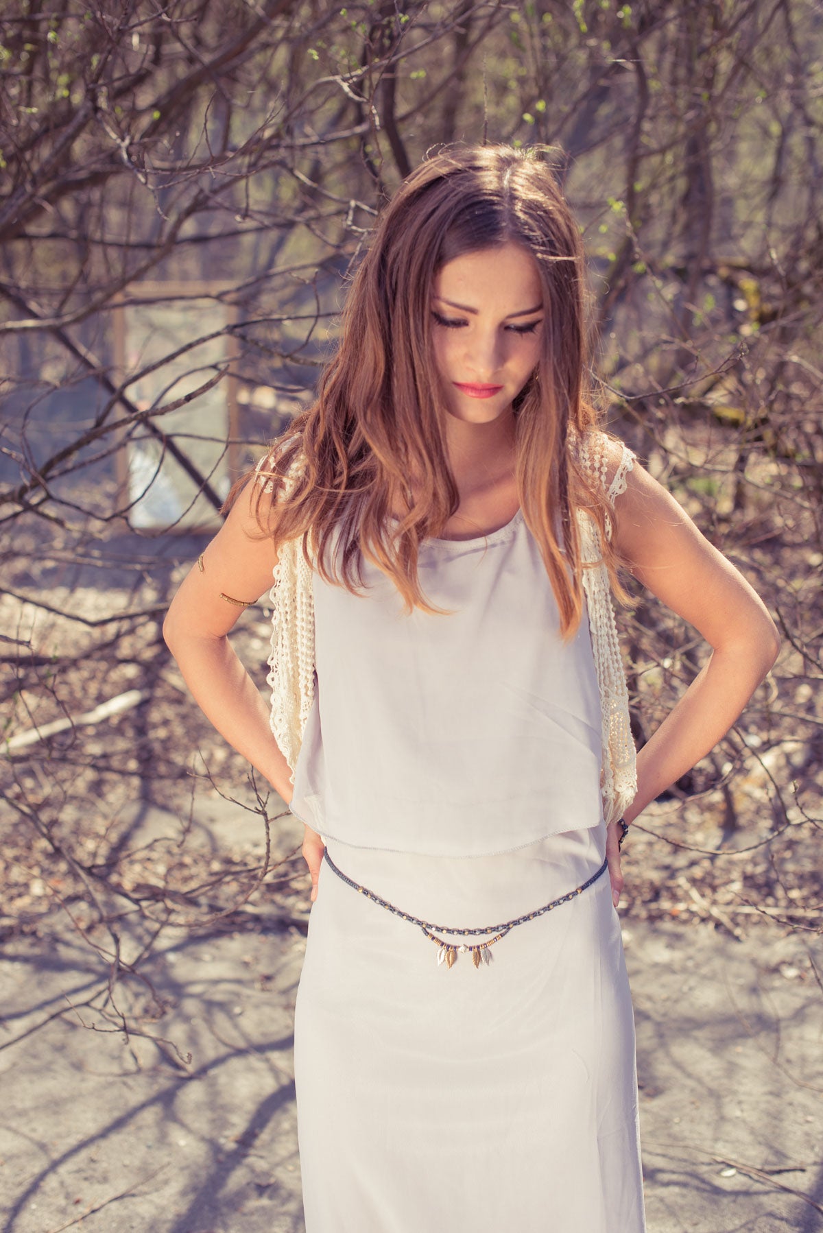Bauchkette Infinity aus Messing und versilbertem Messing mit Elementen