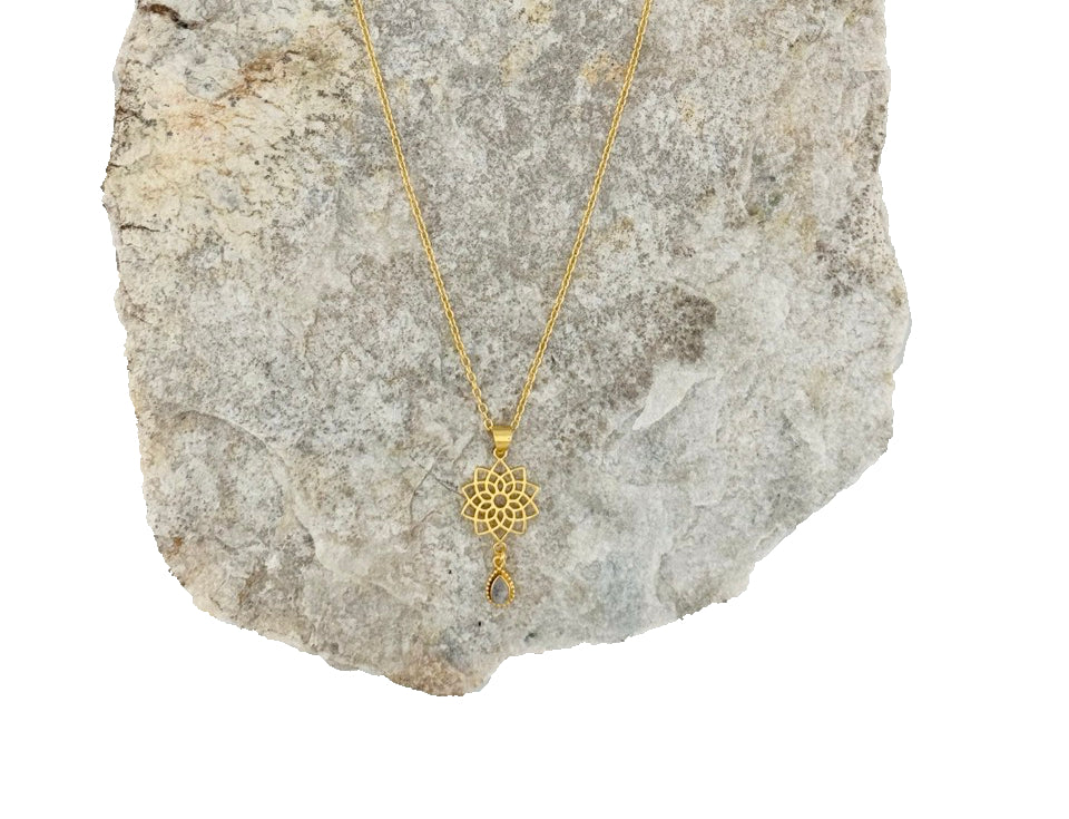 Halskette aus Messing 24k Vergoldet mit dem Kronen Chakra Symbol