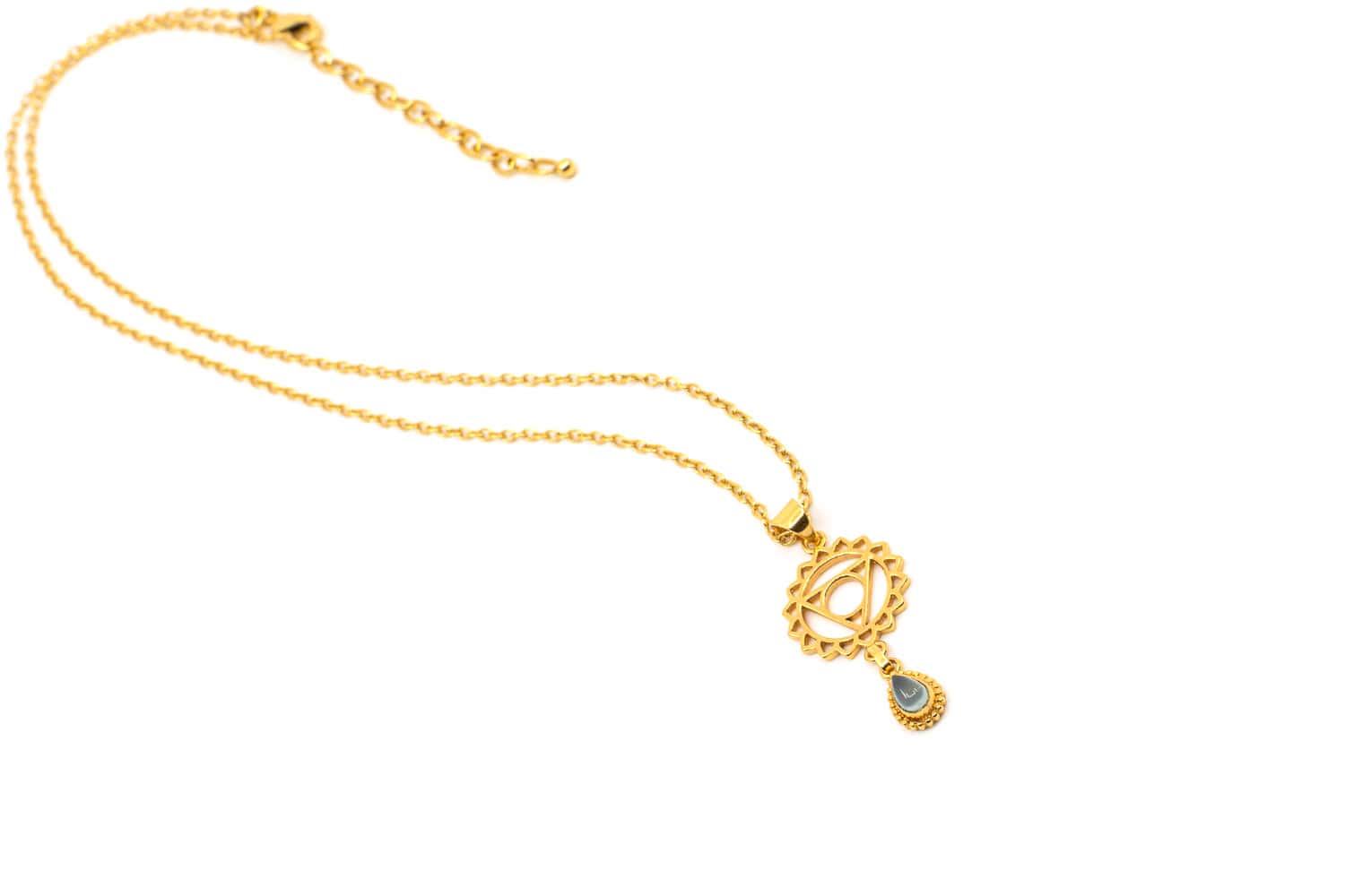 Halskette aus Messing 24k Vergoldet mit dem Hals Chakra Symbol