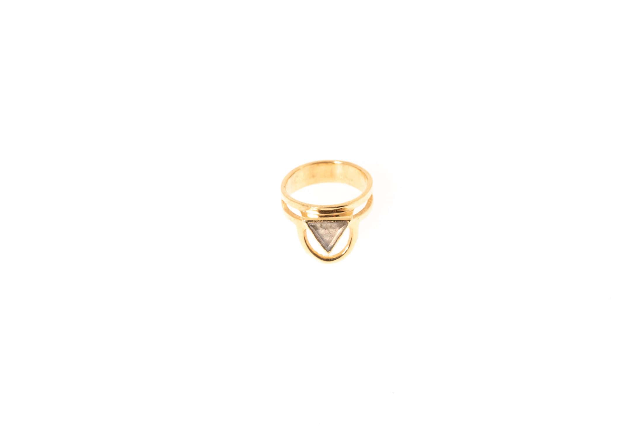 Ring Deva vergoldet mit Labradorit oder Mondstein