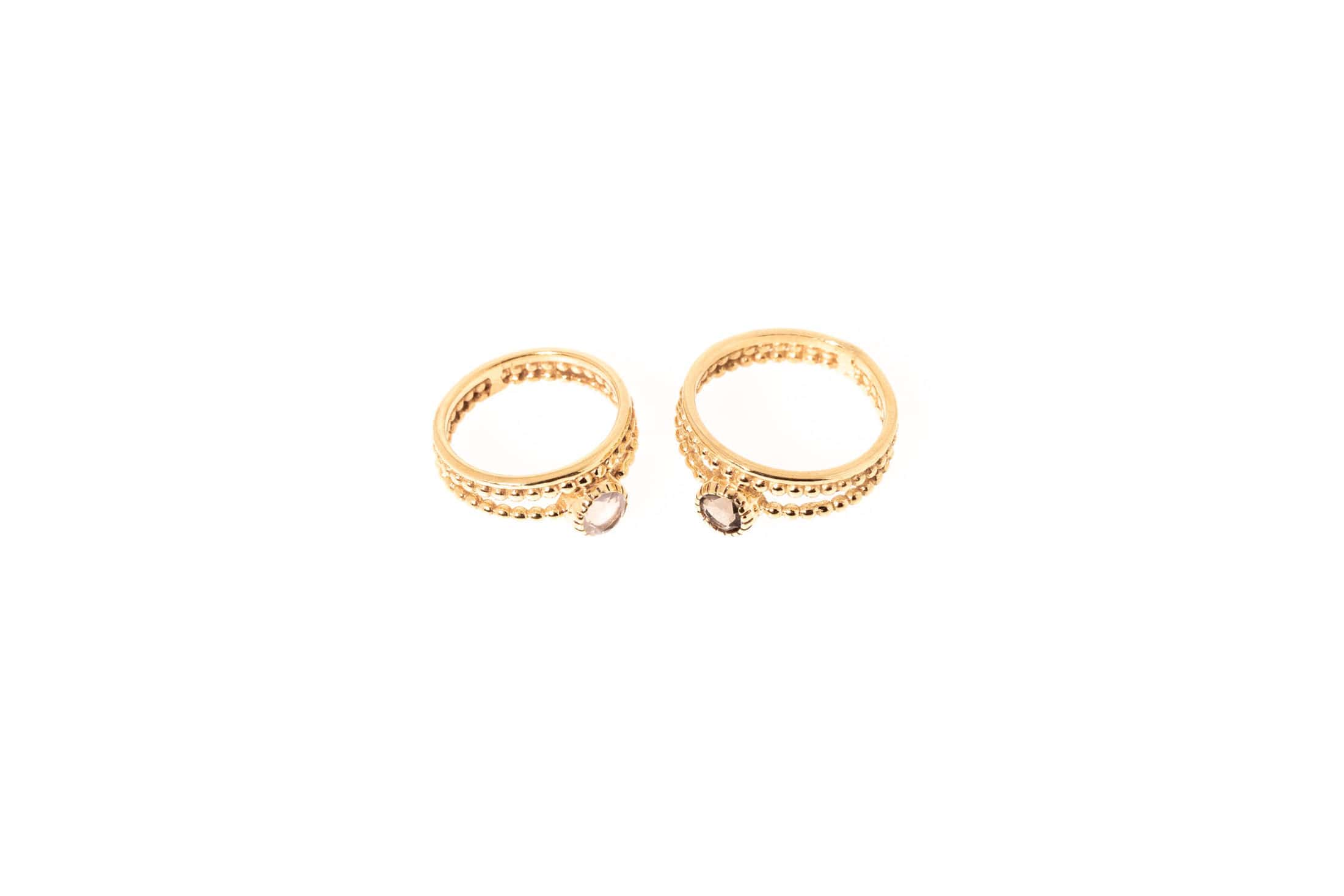 Fingerring aus Messing 24k Vergoldet mit einem kleinen Halbedelstein