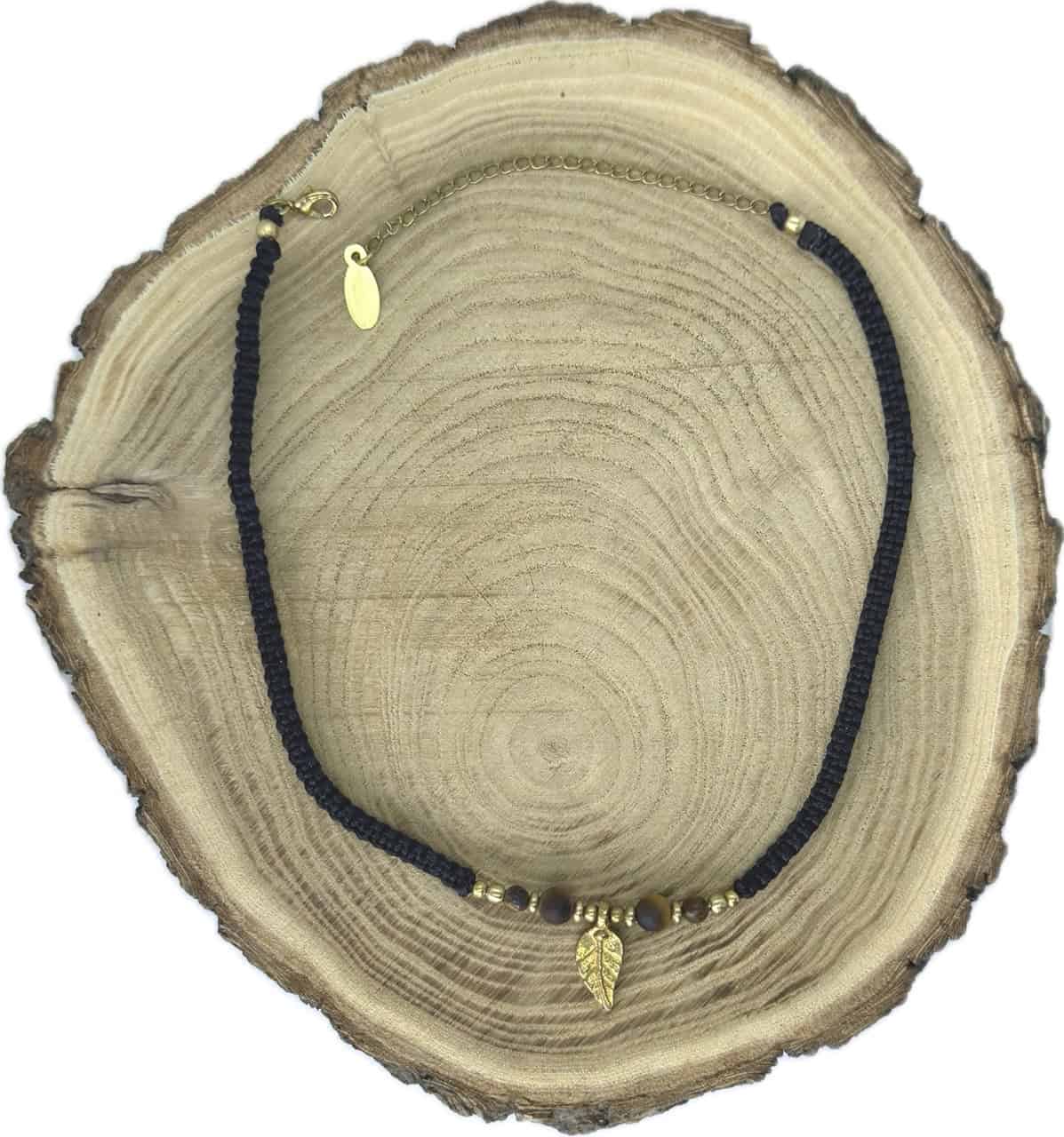 Makramee Choker "Sue Black" mit dem Halbedelstein Tigerauge
