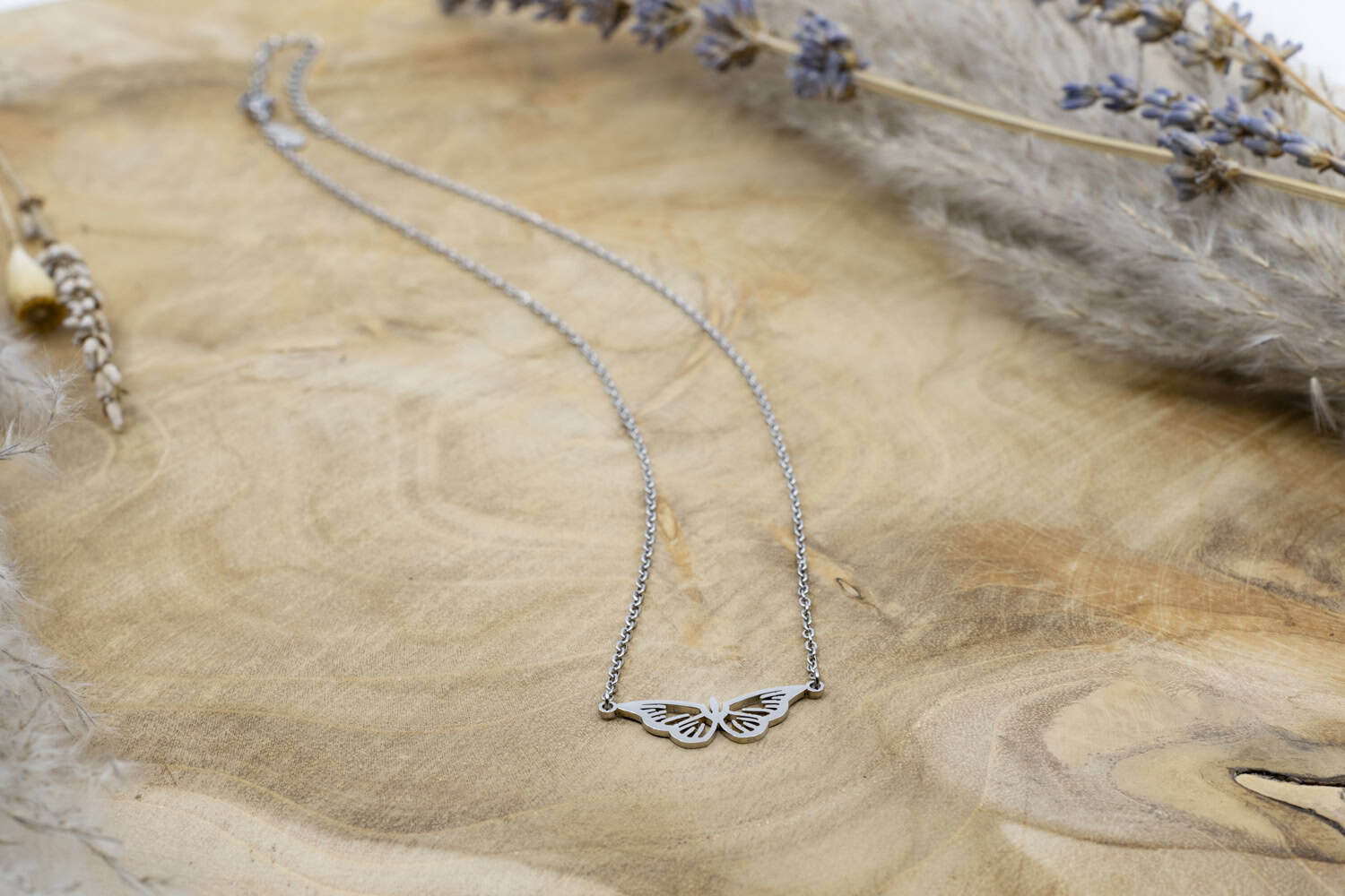 Halsketten Butterfly aus rostfreiem Stahl in Silber