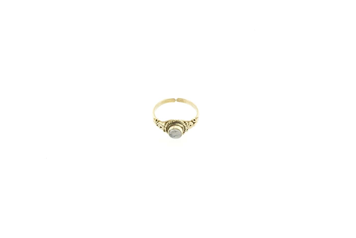 Ring Kaira aus nickelfreiem Messing mit Halbedelstein
