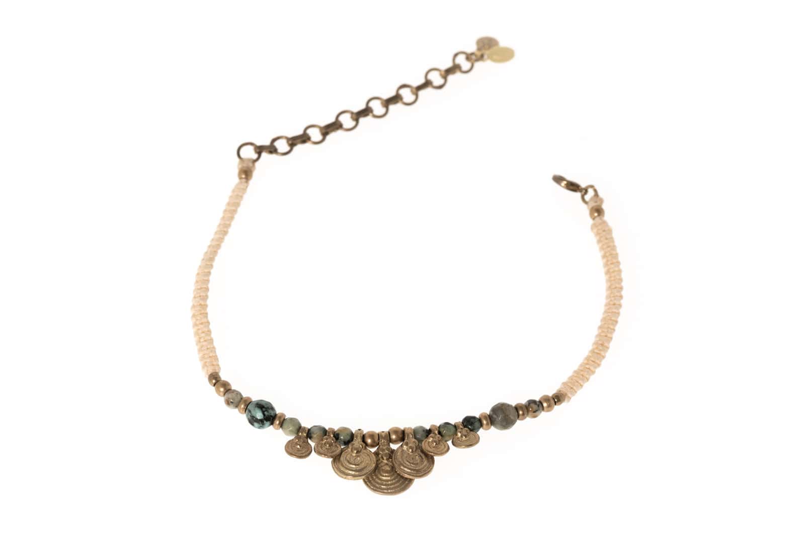 Makramee Fusskette mit Spiralen & Afrikanischem Türkis – Boho Schmuck zum Barfuss-Sein