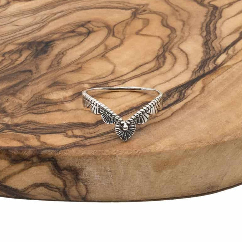 V-Ring mit Federdesign aus 925 Silber – Boho Stil handgefertigt