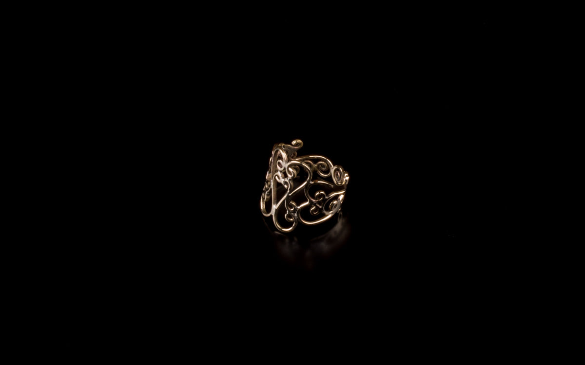 Ring aus nickelfreiem Messing mit Schnörkel