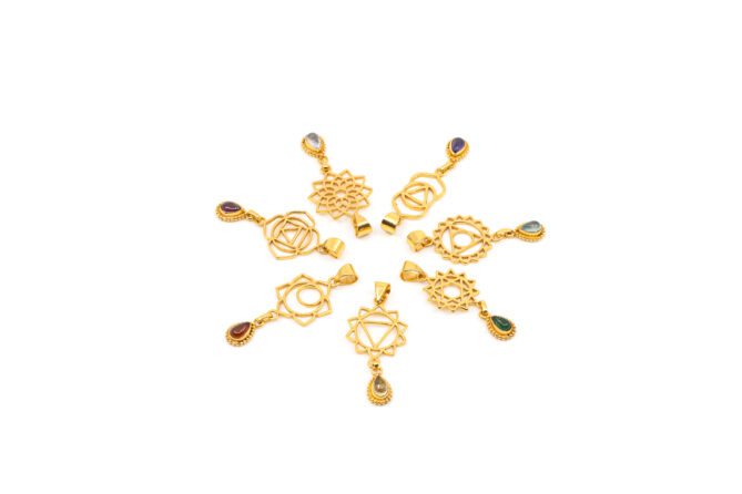 Halskette aus Messing 24k Vergoldet mit einem Chakra Symbol Anhänger