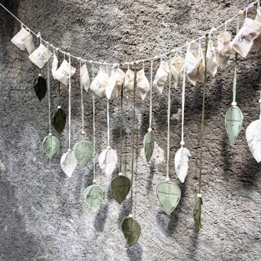 Schmuck Adventskalender Gold 2025