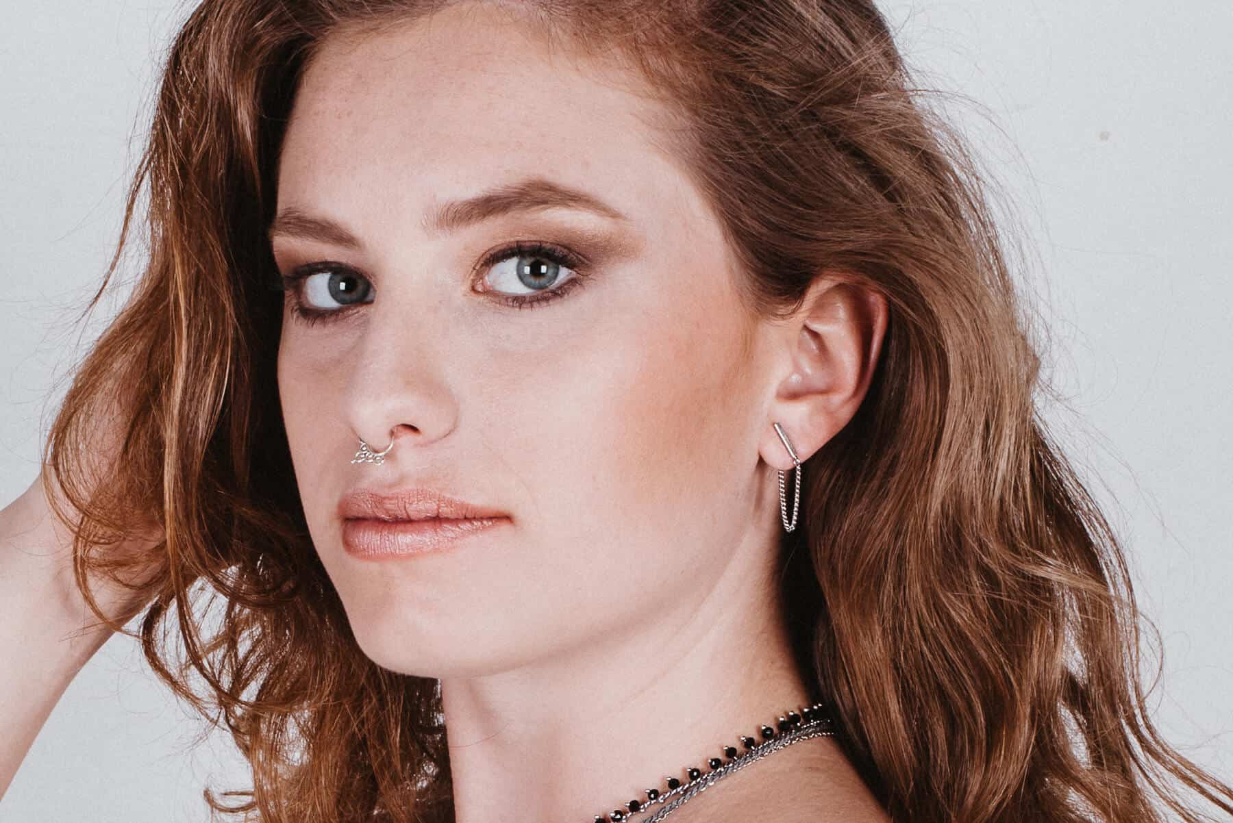 Stecker-Ohrringe aus Silber 925 mit Kettendesign