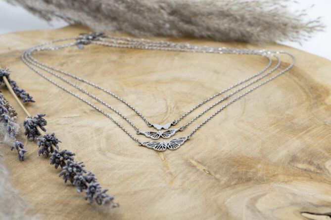 Halsketten Butterfly aus rostfreiem Stahl in Silber