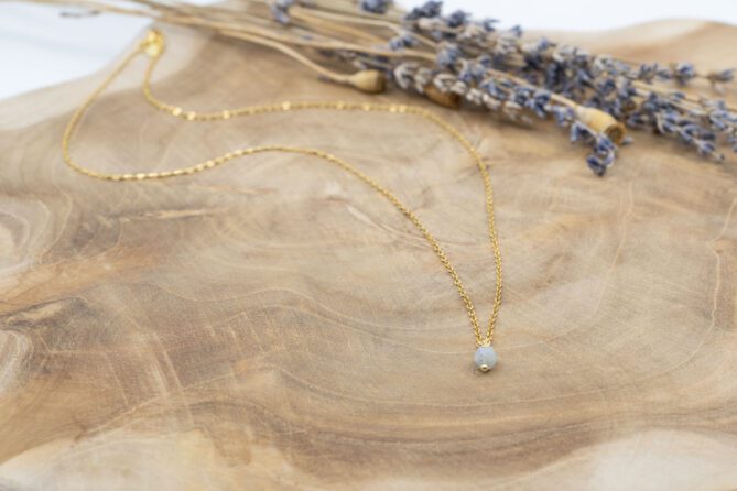 Halskette Cloud aus Messing 24k Vergoldet mit Labradorite
