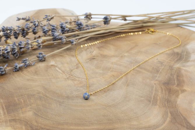 Halskette Sky aus Messing 24k Vergoldet mit Lapislazuli